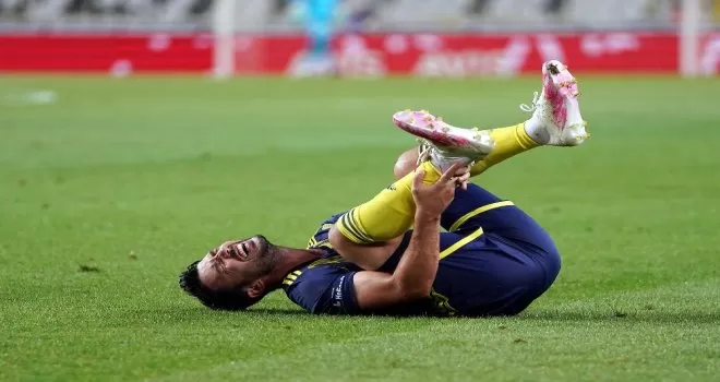 Tolgay Arslan devam edemedi!
