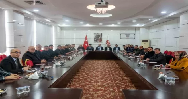 Toplantıda depreme yakalanan katılımcılar “besmele“ çekti
