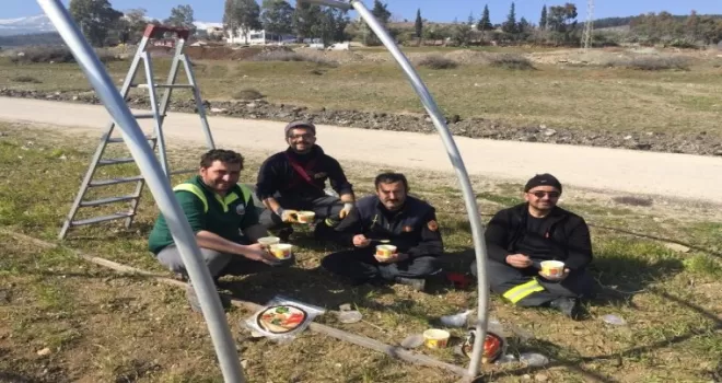 Tosya Belediyesi, deprem bölgesinde 30 çadır kuruyor
