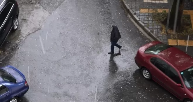 Trabzon’a fındık büyüklüğünde dolu yağdı

