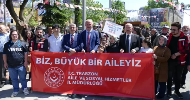 Trabzon'da “Biz büyük bir aileyiz“ yürüyüşü
