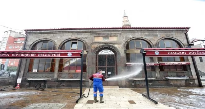 Trabzon’da Cuma namazı kılınacak yerler belli oldu
