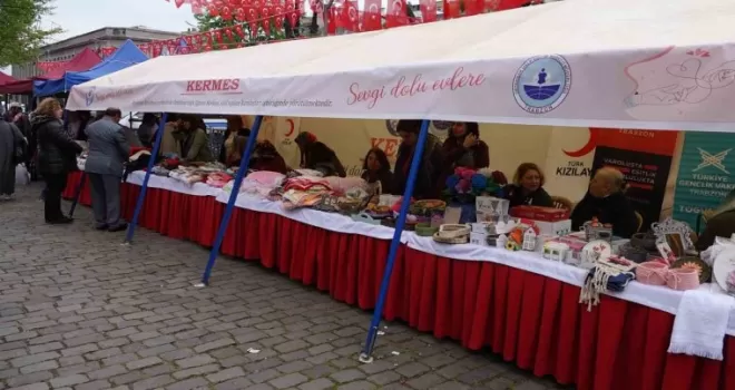 Trabzon’da depremzedeler için hayır panayırı düzenlendi
