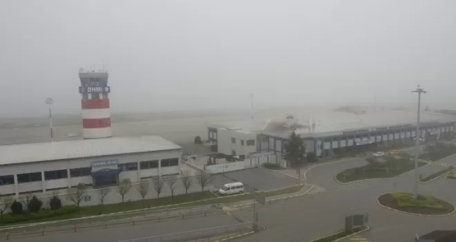 Trabzon’da hava ulaşımına sis engeli