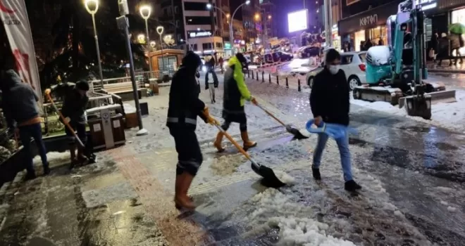 Trabzon’da kar yağışı etkili oluyor
