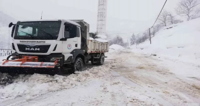 Trabzon’da karla mücadele çalışmaları sürüyor