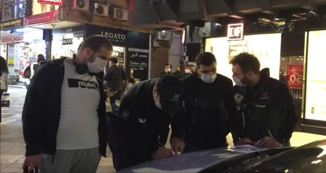 Trabzon’da sokakta sigara içenlere ceza
