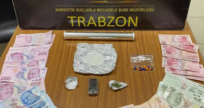 Trabzon'da uyuşturucu ve paralara el konuldu
