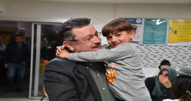 Trabzon depremzedelerin tüm sorunları ile yakından ilgileniyor