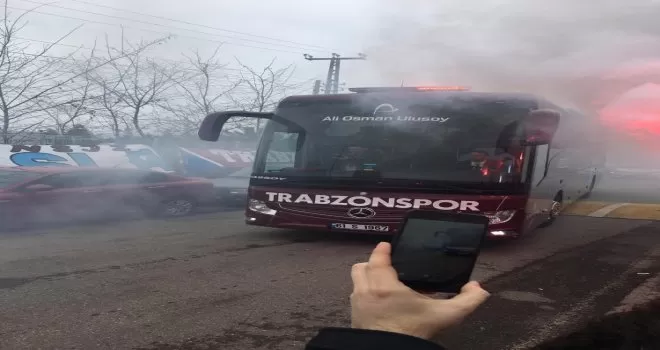 Trabzonspor taraftarı takımını yalnız bırakmadı
