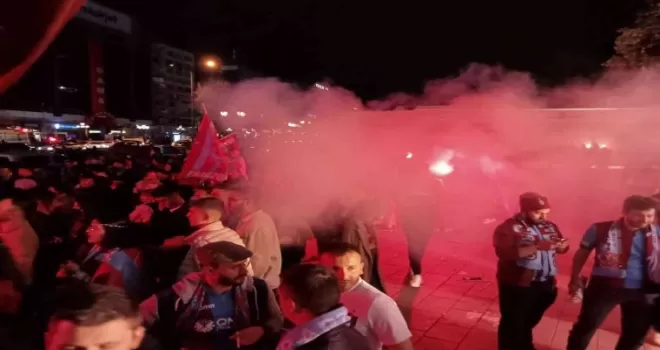 Trabzonspor’un şampiyonluğu Başkent’te coşkuyla kutlandı