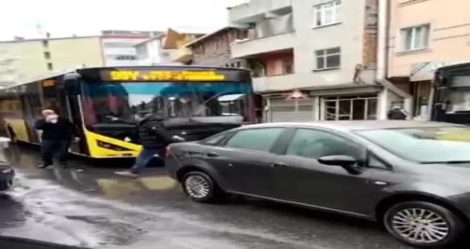 Trafik magandası İETT şoförüne dehşeti yaşattı
