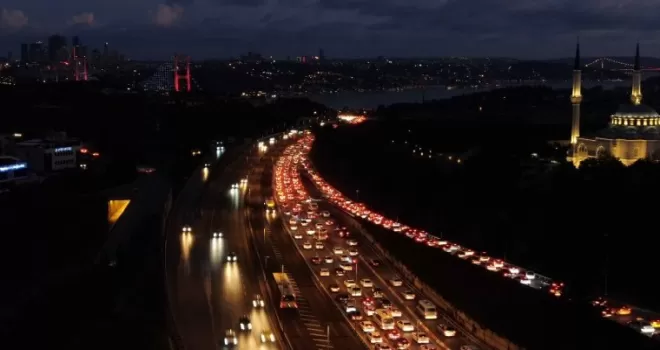 Trafikte pazartesi mesaisi başladı
