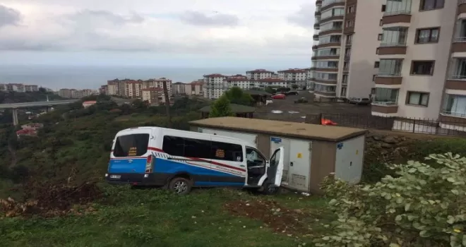Trafoya çarparak durabildi
