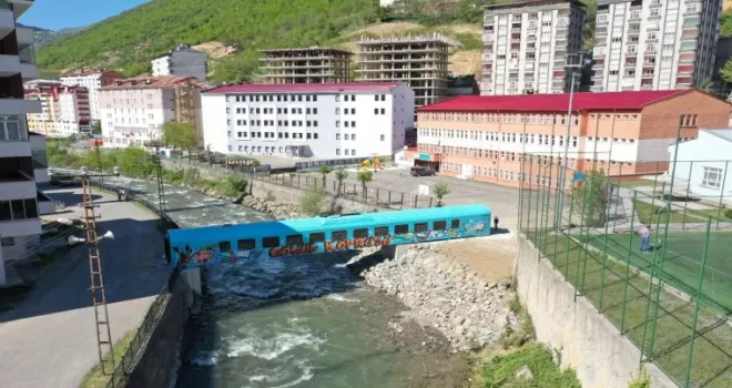 Maçka'da Tren vagonundan gönül köprüsü 