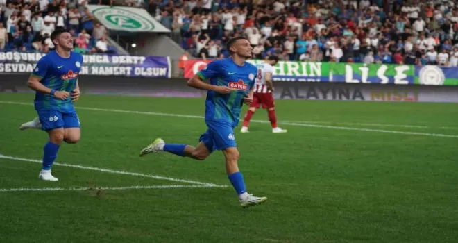 Trendyol Süper Lig: Çaykur Rizespor: 1- EY Sivasspor: 1 (İlk yarı)
