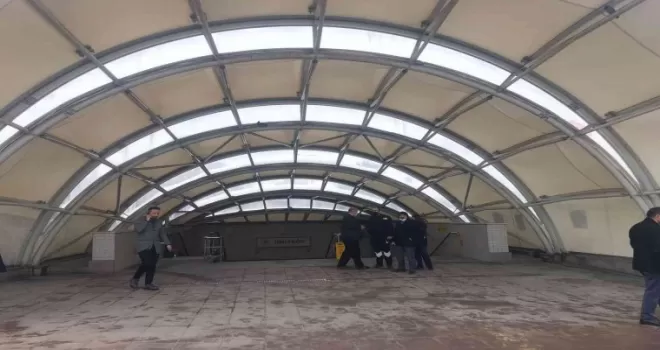Trenin önüne düştüğü iddia edilen vatandaş, yaralı olarak kurtarıldı
