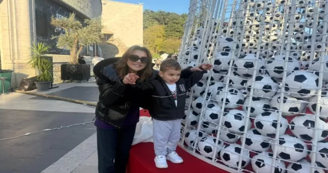 TÜPRAŞ Stadyumu’nda 2 bin toptan oluşan yılbaşı ağacı