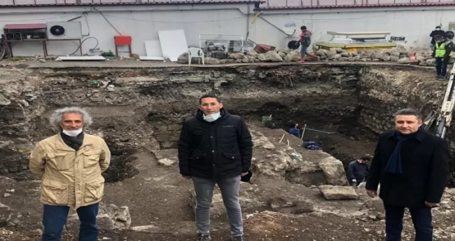 Turizmcilerden Hadrianus Limanı kalıntıları için ’Arkeopark’ Teklifi
