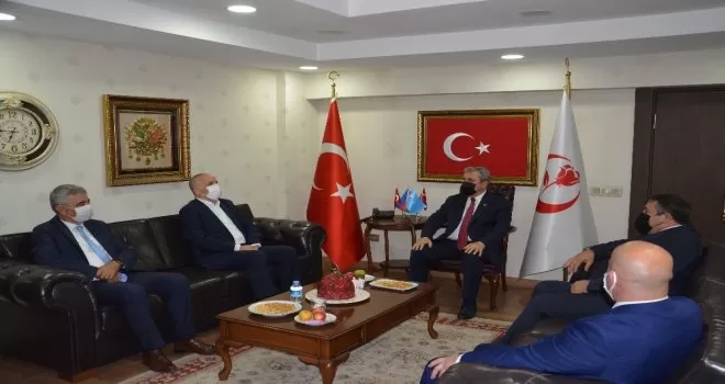 Türk-İş’den Destici’ye hayırlı olsun ziyareti
