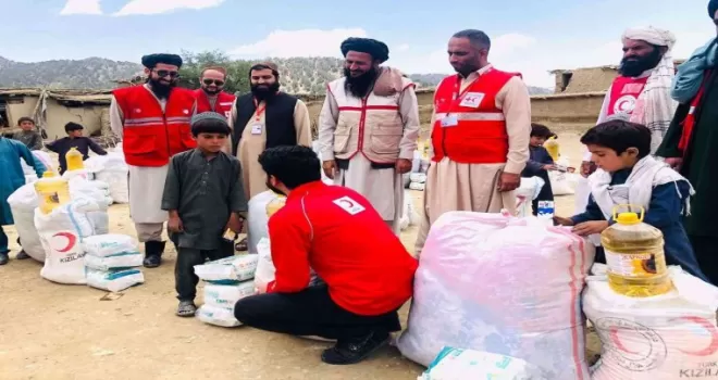 Türk Kızılay’ından Afgan depremzedelere yardım
