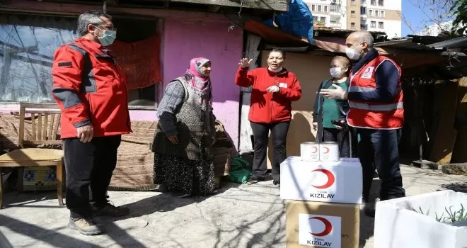 Türk Kızılayı’ndan engelli vatandaşlara gıda yardımı
