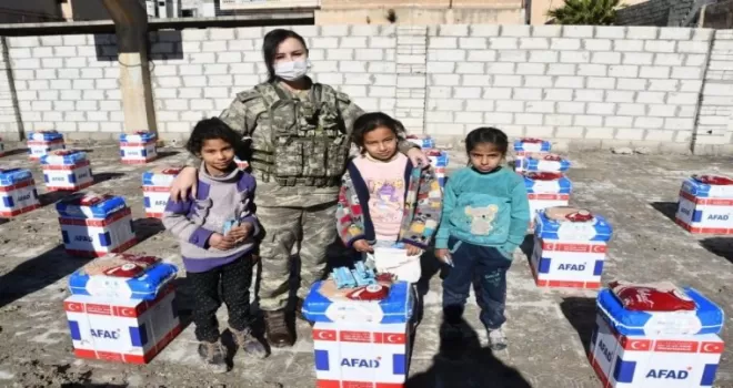 Türk Silahlı Kuvvetleri’nden Rasulaynlı ihtiyaç sahiplerine gıda yardımı
