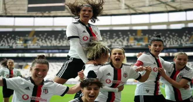 Turkcell Kadınlar Süper Ligi: Beşiktaş Vodafone: 2 - Fenerbahçe: 1 (Maç sonucu)

