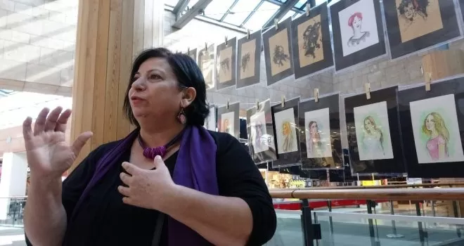 Türkiye’de 11 yılda cinayete kurban giden 3 bin 150 kadının portresini çizdi
