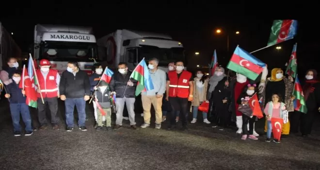 Türkiye’den Azerbaycan’a 11 tır yardım
