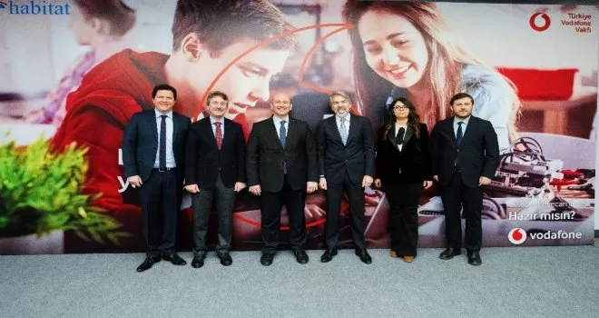 Türkiye Vodafone Vakfı gençlere yapay zeka eğitimi verecek
