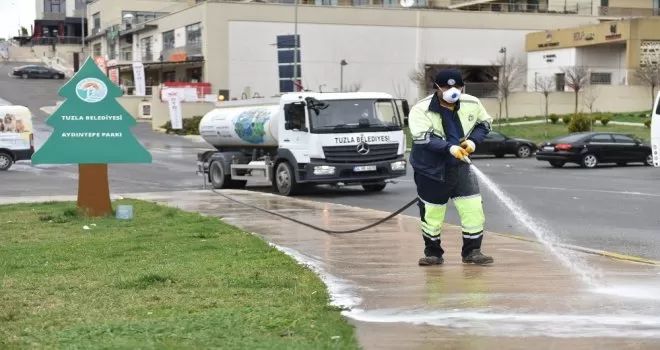 Tuzla Belediyesinin korona virüsle mücadelesi aralıksız sürüyor
