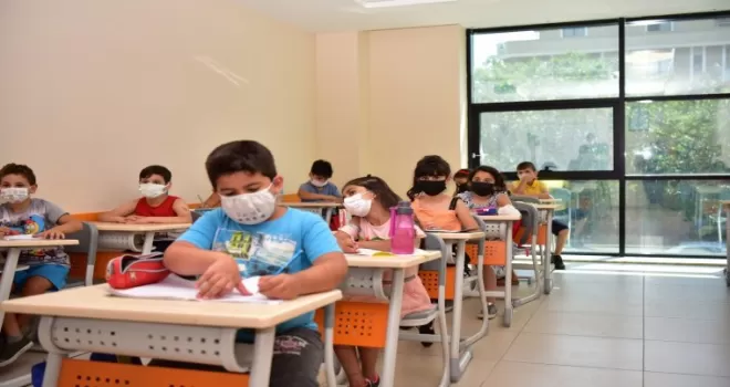 Tuzla’da 40 farklı branşta her yaştan gence eğitim
