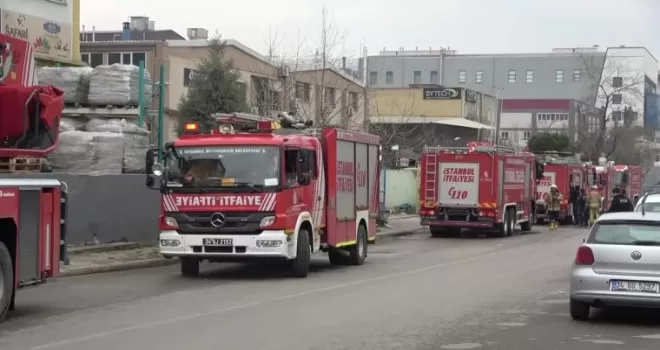 Tuzla’da boya fabrikasında korkutan yangın
