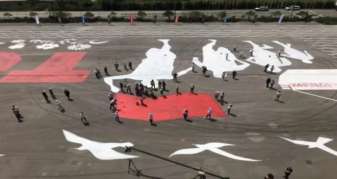 Tuzla’da Guinness’e aday ’19 Mayıs’ resmi havadan görüntülendi

