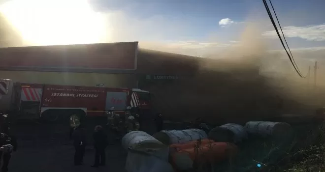 Tuzla’da korkutan fabrika yangını
