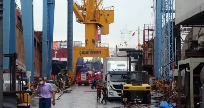 Tuzla’da korkutan gemi yangını
