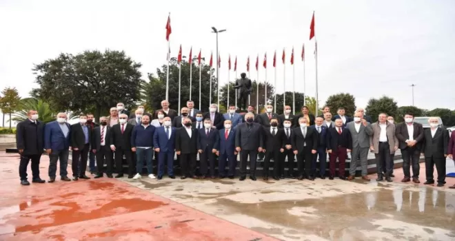 Tuzla’da Muhtarlar Günü sebebiyle çelenk sunma töreni düzenlendi
