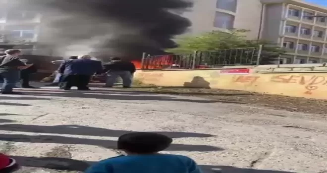 Tuzla’da okul servisinin yandı
