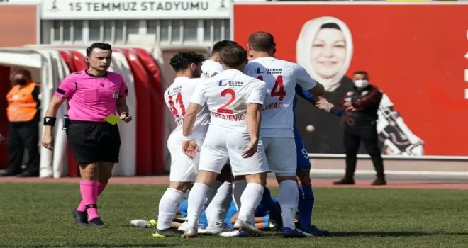 Tuzlaspor - Ümraniyespor maçında gerginlik
