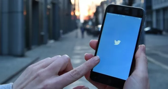Twitter kullanıcı sayısı ve gelirini artırdı
