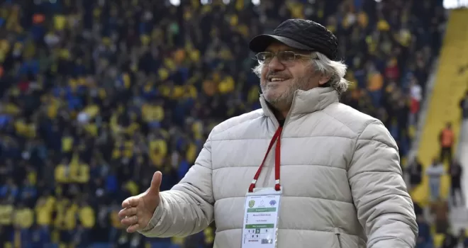 Sürpriz isim Mustafa Reşit Akçay! 