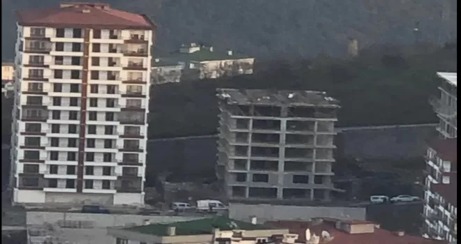 İnşaattan düşen işçi hayatını kaybetti! 