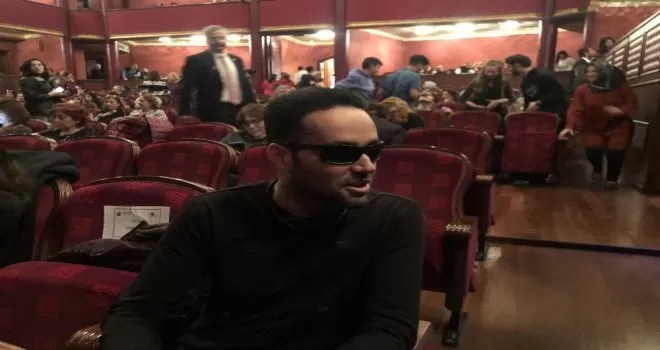 Üç Silahşör balesi görme engelliler için sahnede
