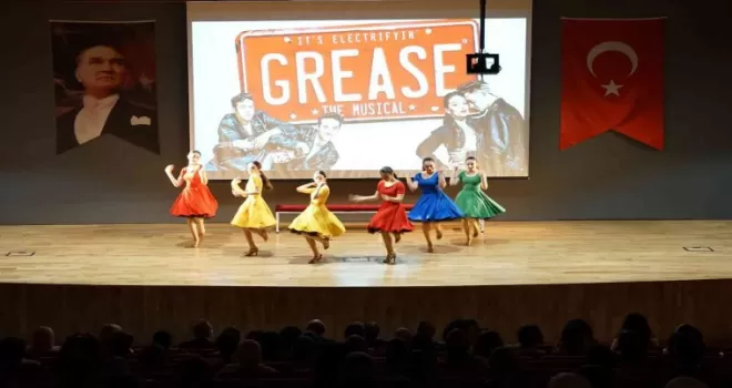 Uluslararası Dünya Dans Günü öğrencilerle birlikte kutlandı
