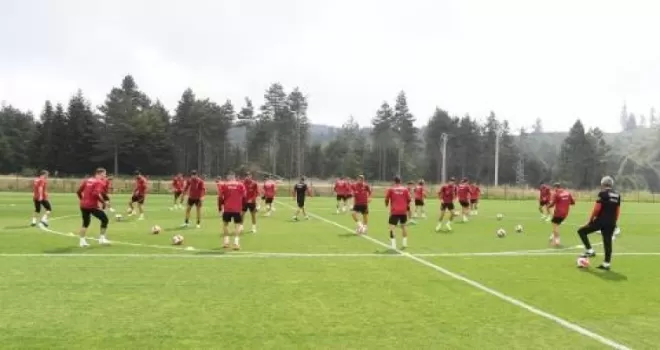 Ümit Milli Takım hazırlıklarını çift antrenman ile sürdürdü
