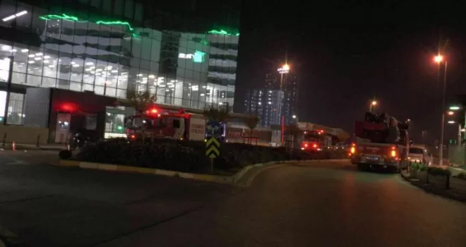 Ümraniye’de 24. katta işçi kurtarma operasyonu
