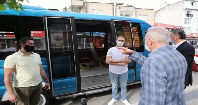 Ümraniye’de AVMler ve berberler denetledi
