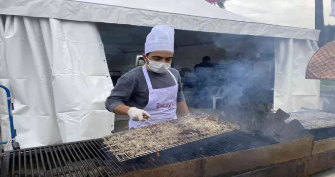 Ümraniye’de Hamsi Festivalinde 2.5 ton hamsi dağıtıldı

