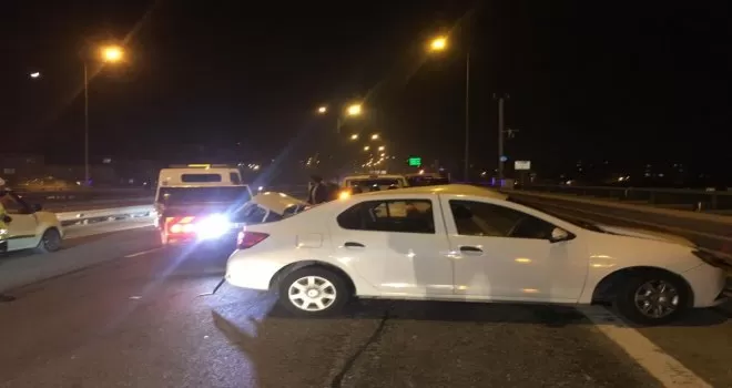 Ümraniye TEM Otoyolu’nda feci kaza: 1 ağır 4 yaralı
